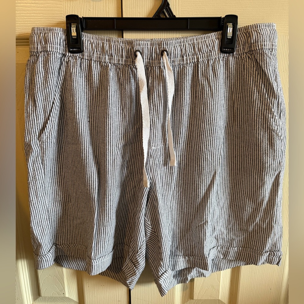 Women's Linen Drawstring Shorts - Black/White